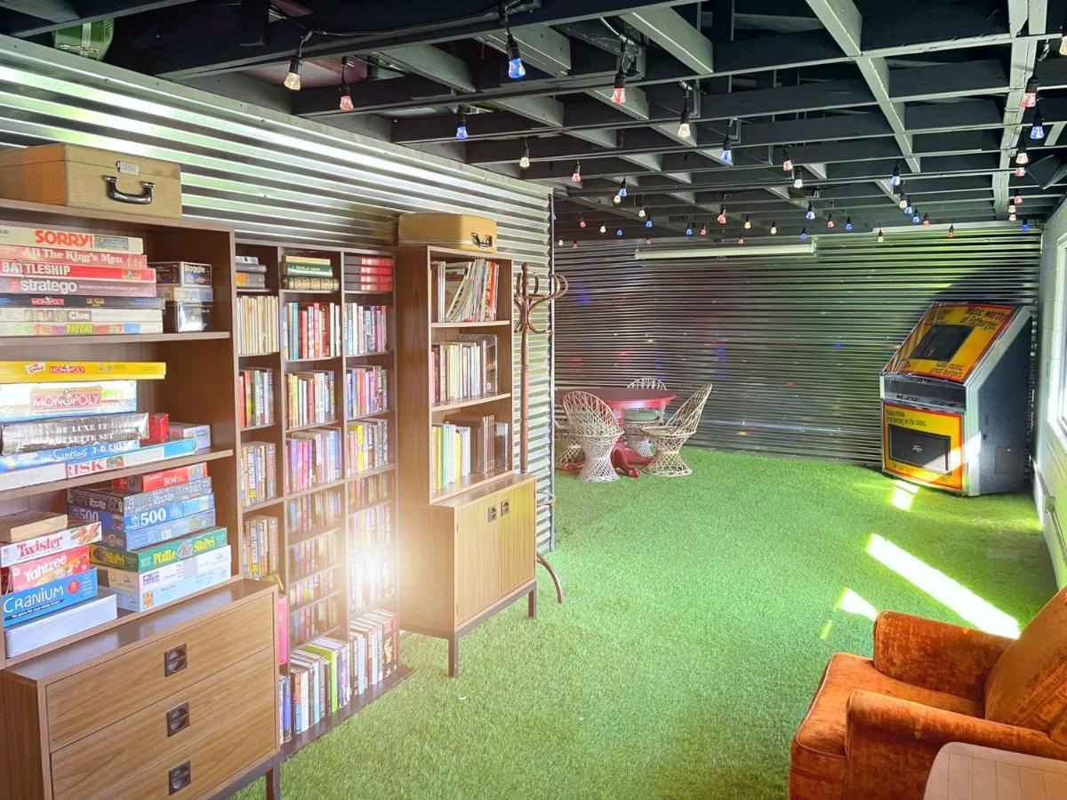 The Aztec Motel & Creative Space Seligman Esterno foto