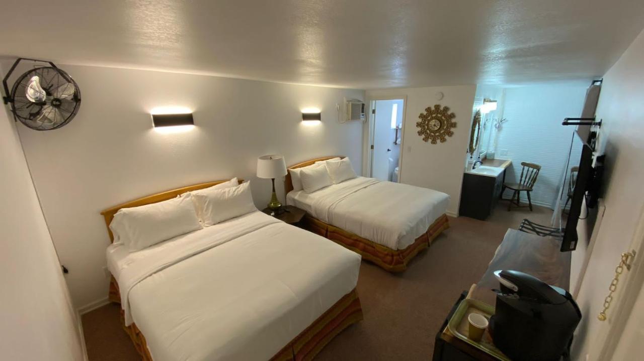 The Aztec Motel & Creative Space Seligman Esterno foto