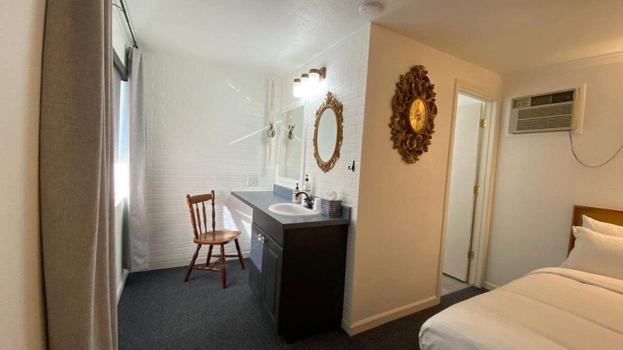 The Aztec Motel & Creative Space Seligman Esterno foto