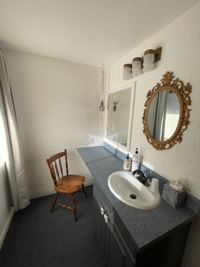 The Aztec Motel & Creative Space Seligman Esterno foto