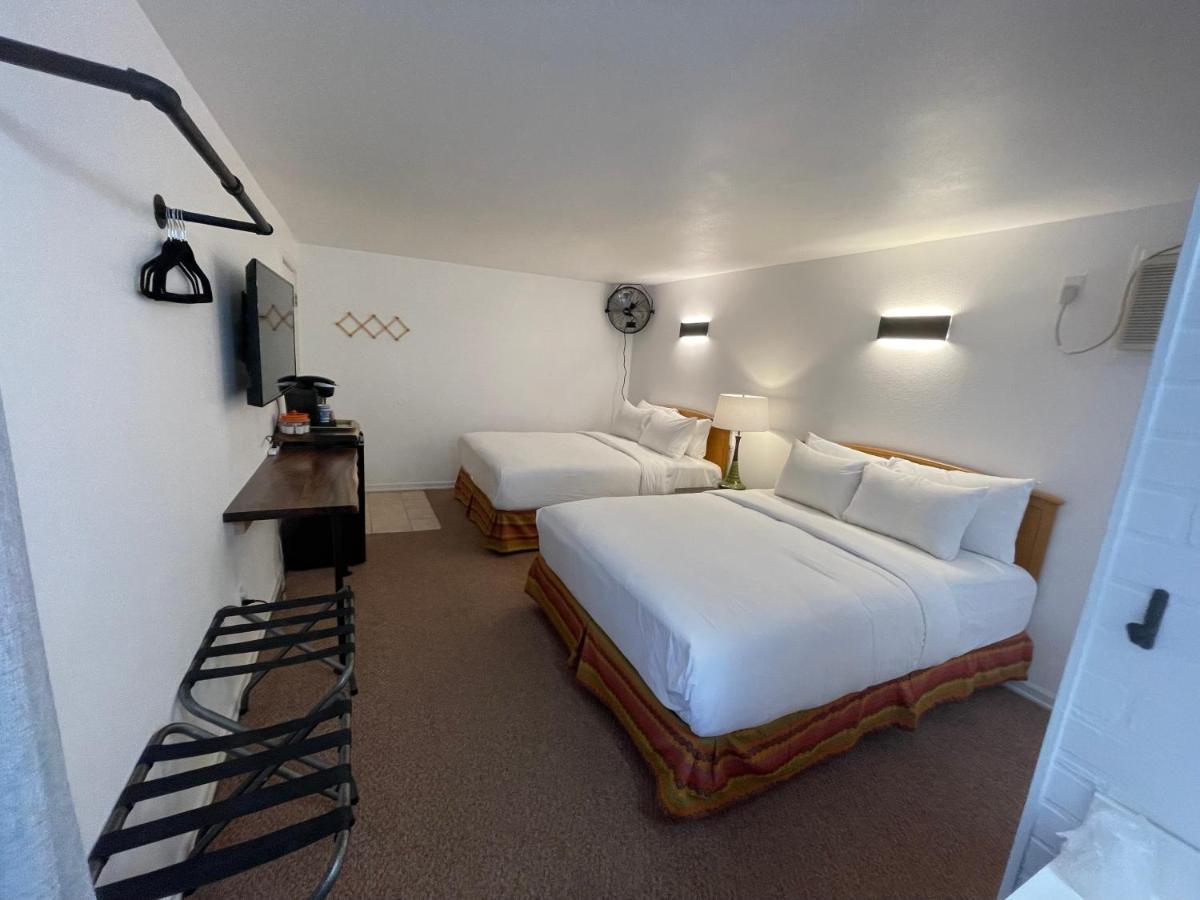 The Aztec Motel & Creative Space Seligman Esterno foto